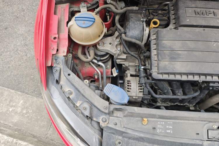 Used Volkswagen Polo 2016 1.4L Manual Fashion Model Engine Bay Right