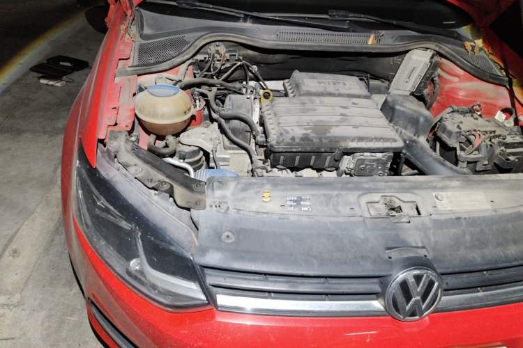 Used Volkswagen Polo 2016 1.6L Automatic Comfort Model Engine Bay Right