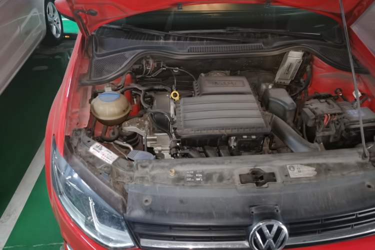 Used Volkswagen Polo 2016 1.6L Automatic Comfort Model Engine Bay Right