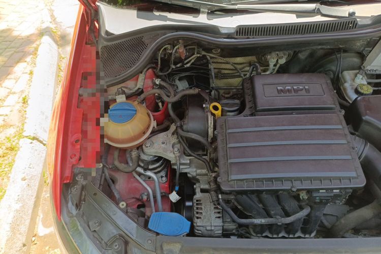 Used Volkswagen Polo 2016 1.4L Manual Fashion Model Engine Bay Right