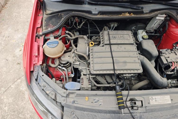 Used Volkswagen Polo 2016 1.4L Manual Fashion Model Engine Bay Right