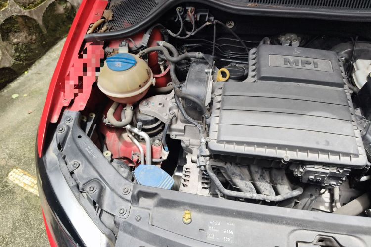 Used Volkswagen Polo 2016 1.4L Automatic Trendy Model Engine Bay Right