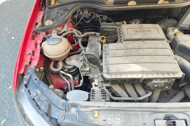 Used Volkswagen Polo 2016 1.4L Automatic Trendy Model Engine Bay Right