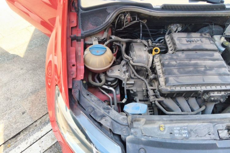 Used Volkswagen Polo 2016 1.6L Automatic Comfort Model Engine Bay Right