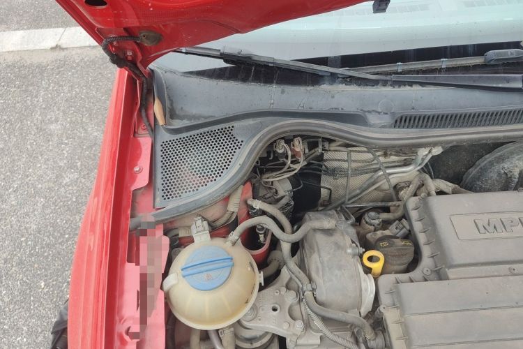 Used Volkswagen Polo 2016 1.4L Automatic Trendy Model Engine Bay Right