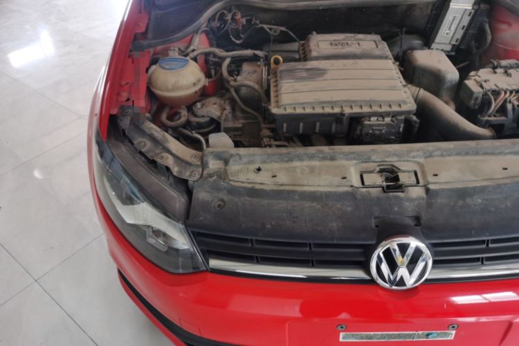 Used Volkswagen Polo 2016 1.4L Automatic Trendy Model Engine Bay Right