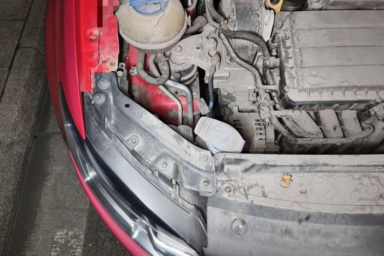 Used Volkswagen Polo 2016 1.6L Automatic Comfort Model Engine Bay Right