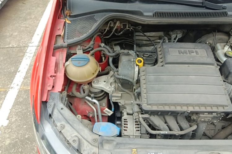 Used Volkswagen Polo 2016 1.4L Automatic Trendy Model Engine Bay Right