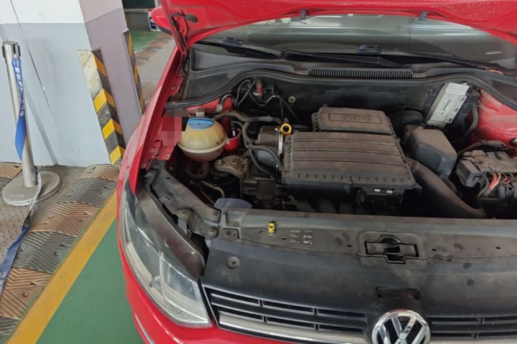 Used Volkswagen Polo 2016 1.6L Automatic Comfort Model Engine Bay Right