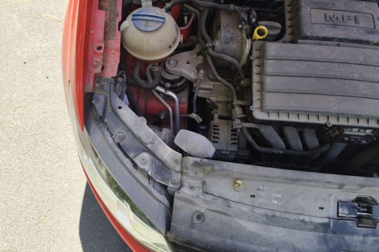 Used Volkswagen Polo 2016 1.6L Automatic Comfort Model Engine Bay Right