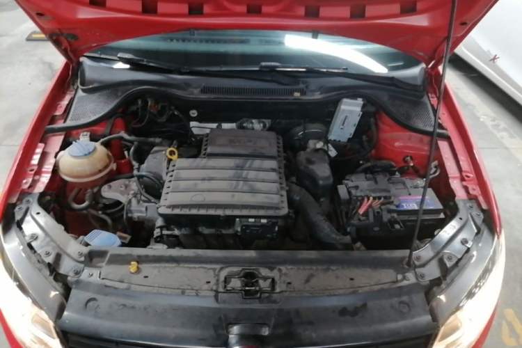 Used Volkswagen Polo 2016 1.6L Automatic Comfort Model Engine Bay