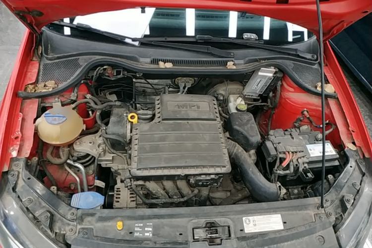 Used Volkswagen Polo 2016 1.4L Manual Fashion Model Engine Bay