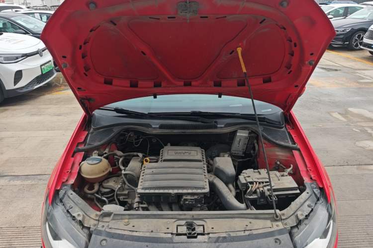Used Volkswagen Polo 2016 1.4L Manual Fashion Model Engine Bay