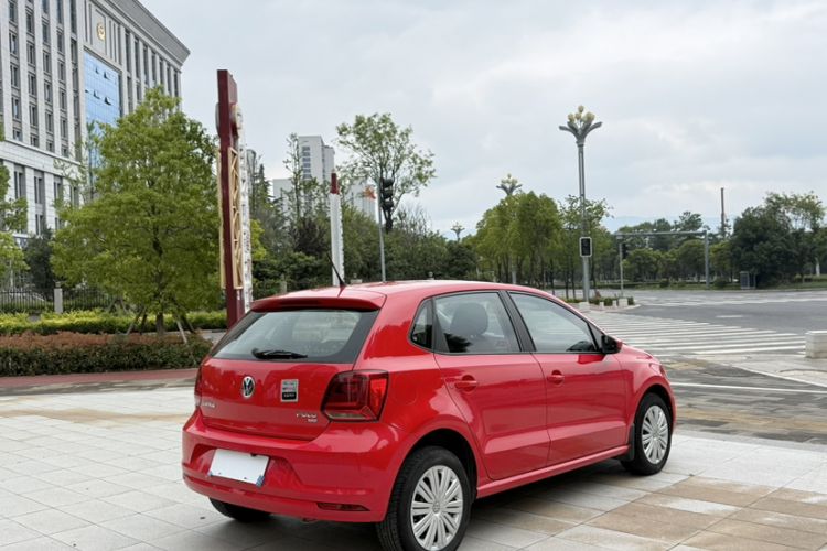 Used Volkswagen Polo 2016 1.6L Automatic Comfort Model Exterior 2