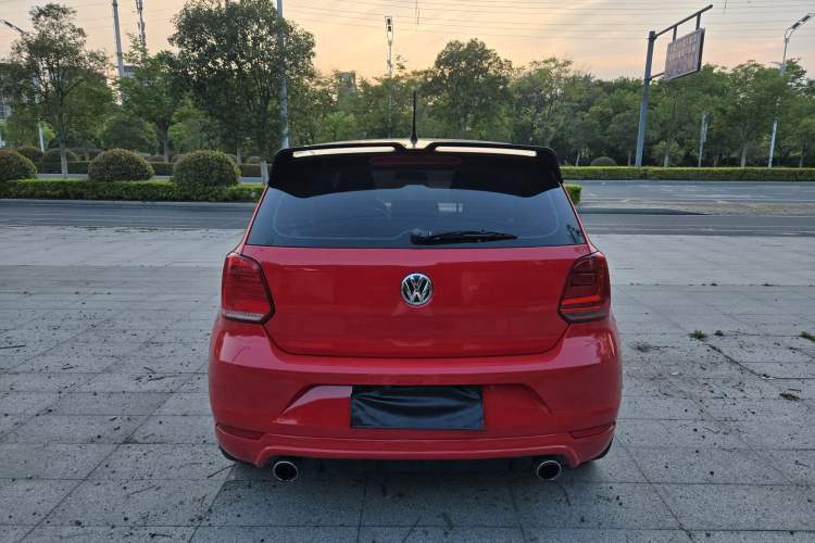 Used Volkswagen Polo 2016 1.4L Manual Fashion Model Exterior 3