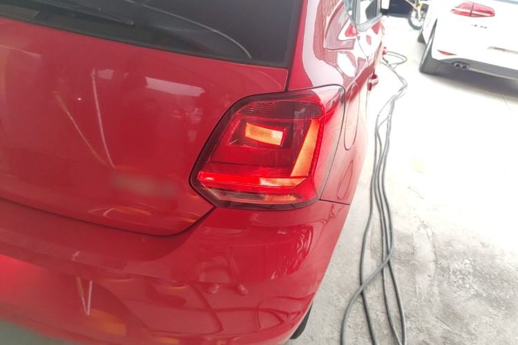 Used Volkswagen Polo 2016 1.4L Manual Fashion Model Exterior 3