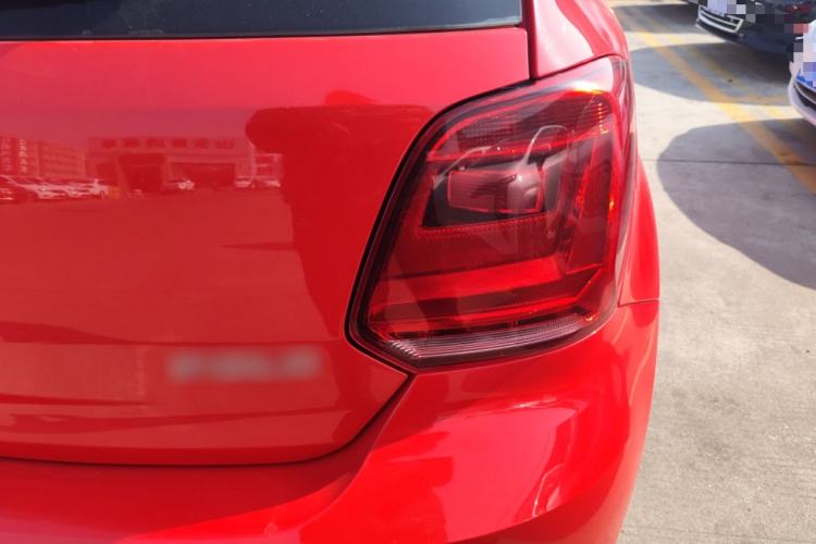 Used Volkswagen Polo 2016 1.4L Manual Fashion Model Exterior 3