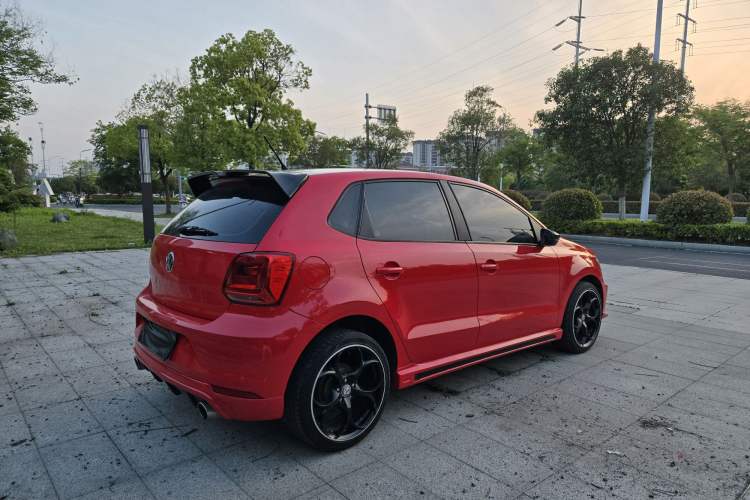 Used Volkswagen Polo 2016 1.4L Manual Fashion Model Exterior 5