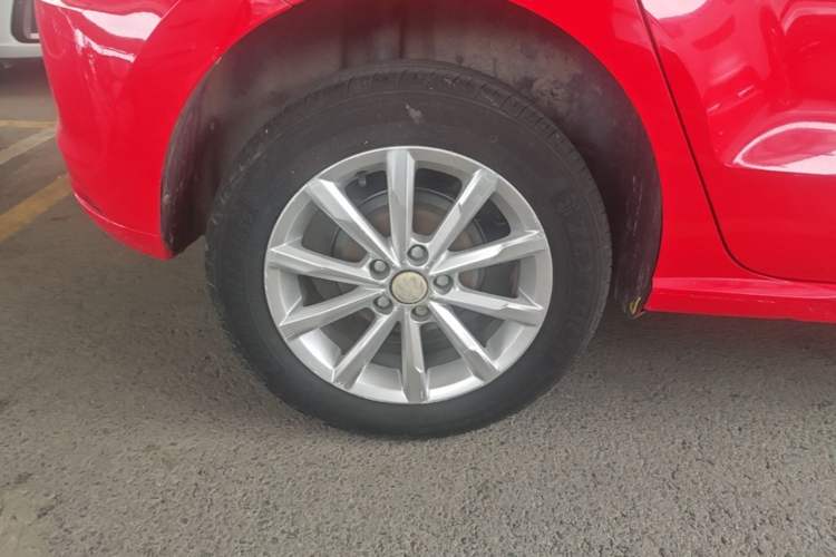 Used Volkswagen Polo 2016 1.6L Automatic Comfort Model Exterior 5