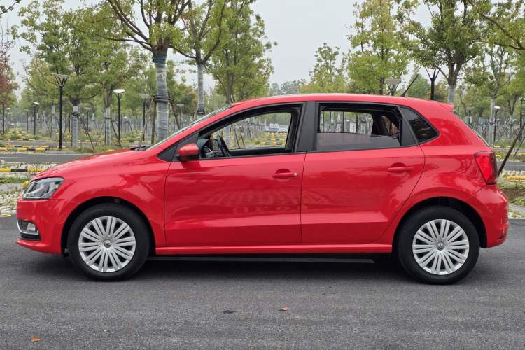 Used Volkswagen Polo 2016 1.6L Automatic Comfort Model Exterior 6