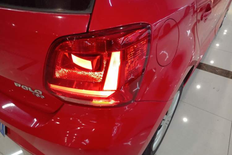 Used Volkswagen Polo 2016 1.6L Automatic Comfort Model Exterior 6