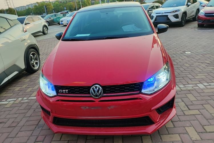 Used Volkswagen Polo 2016 1.4L Manual Fashion Model Front