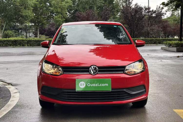 Used Volkswagen Polo 2016 1.4L Manual Fashion Model Front