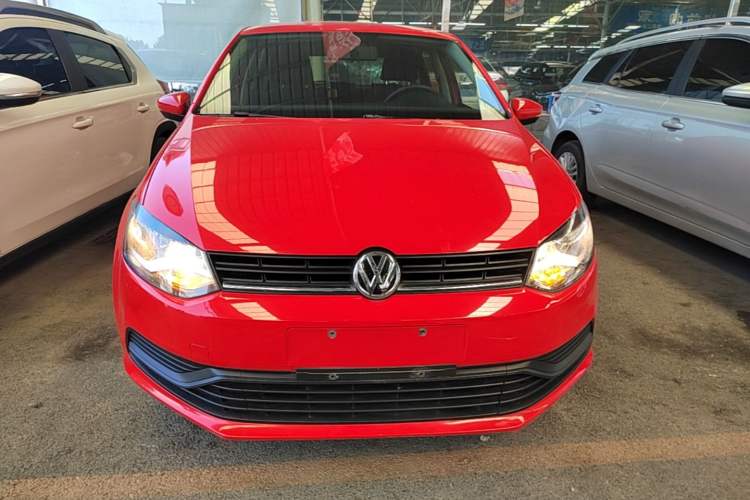 Used Volkswagen Polo 2016 1.4L Manual Fashion Model Front