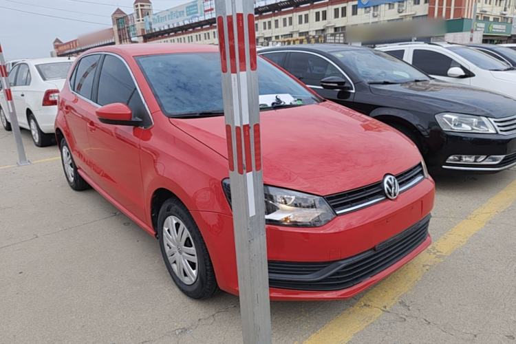 Used Volkswagen Polo 2016 1.4L Automatic Trendy Model Front Right 45 Deg