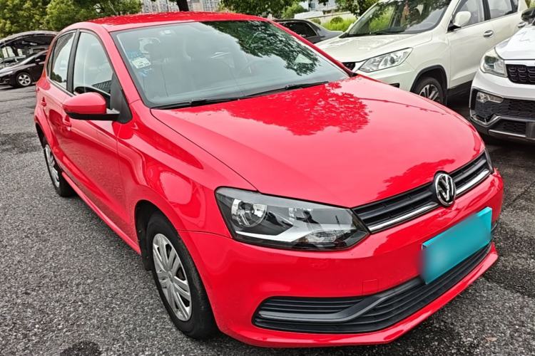 Used Volkswagen Polo 2016 1.4L Automatic Trendy Model Front Right 45 Deg