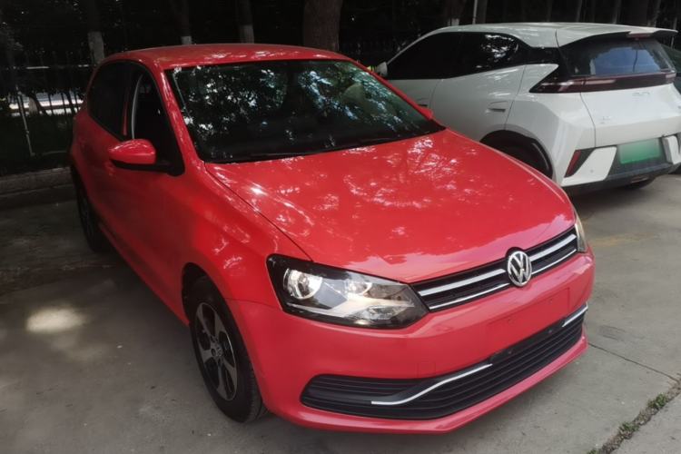 Used Volkswagen Polo 2016 1.4L Automatic Trendy Model Front Right 45 Deg