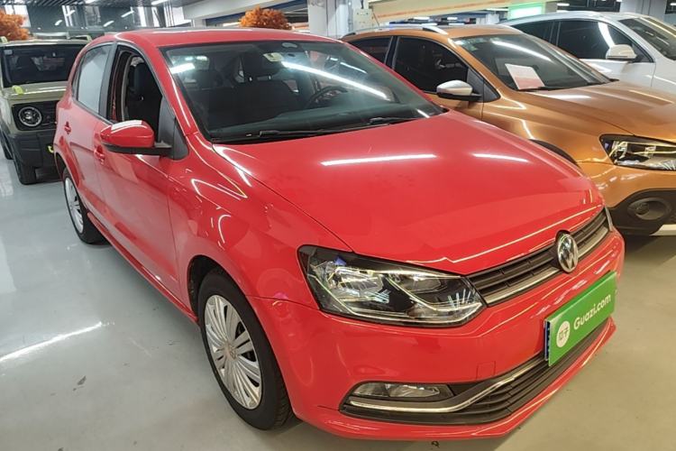 Used Volkswagen Polo 2016 1.6L Automatic Comfort Model Front Right 45 Deg