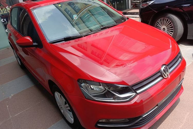 Used Volkswagen Polo 2016 1.6L Automatic Comfort Model Front Right 45 Deg