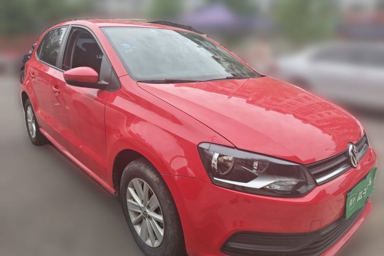 Used Volkswagen Polo 2016 1.4L Manual Fashion Model Front Right 45 Deg