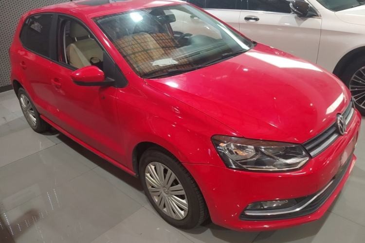 Used Volkswagen Polo 2016 1.6L Automatic Comfort Model Front Right 45 Deg