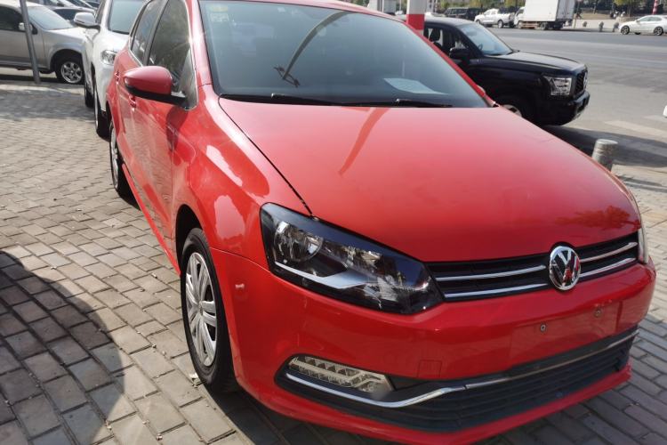 Used Volkswagen Polo 2016 1.4L Automatic Trendy Model Front Right 45 Deg