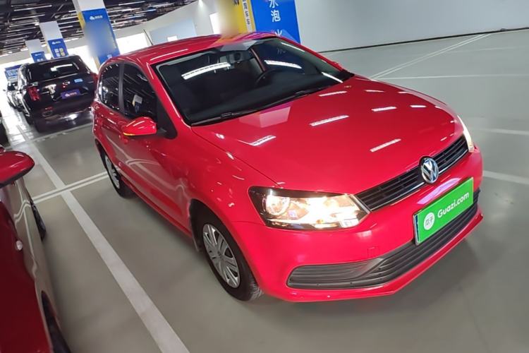 Used Volkswagen Polo 2016 1.4L Manual Fashion Model Front Right 45 Deg