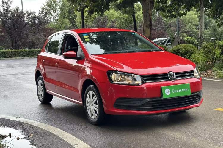 Used Volkswagen Polo 2016 1.4L Manual Fashion Model Front Right 45 Deg