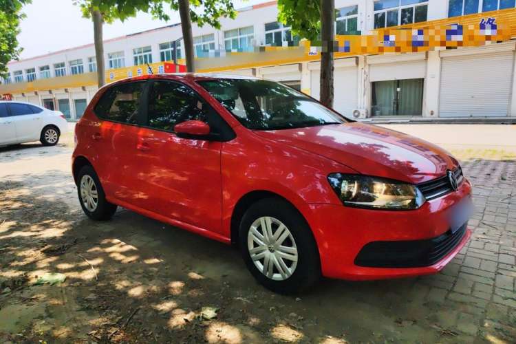 Used Volkswagen Polo 2016 1.4L Automatic Trendy Model Front Right 45 Deg