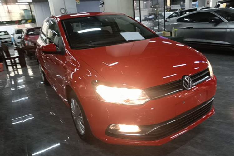 Used Volkswagen Polo 2016 1.6L Automatic Comfort Model Front Right 45 Deg