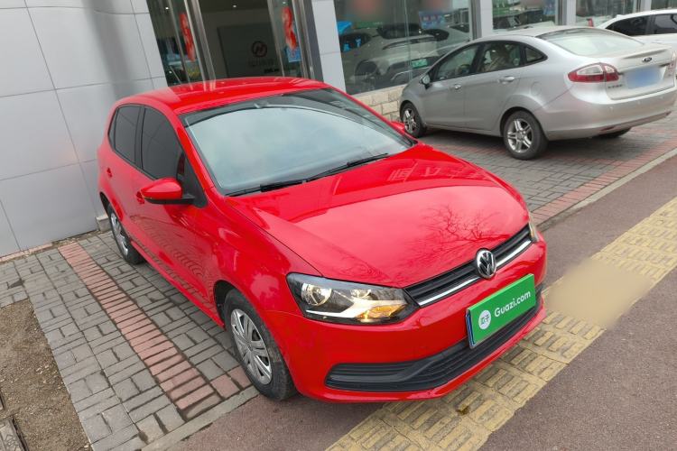Used Volkswagen Polo 2016 1.4L Automatic Trendy Model Front Right 45 Deg