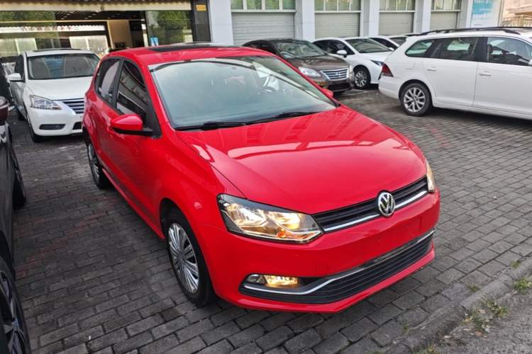 Used Volkswagen Polo 2016 1.6L Automatic Comfort Model Front Right 45 Deg
