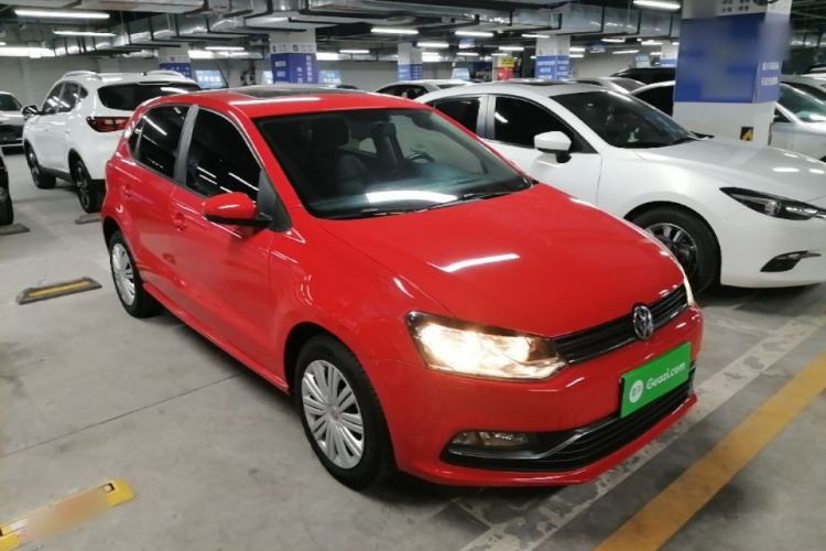 Used Volkswagen Polo 2016 1.6L Automatic Comfort Model Front Right 45 Deg