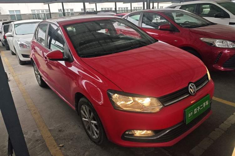 Used Volkswagen Polo 2016 1.6L Automatic Comfort Model Front Right 45 Deg