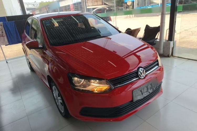 Used Volkswagen Polo 2016 1.4L Automatic Trendy Model Front Right 45 Deg