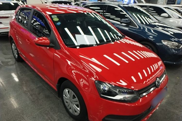 Used Volkswagen Polo 2016 1.4L Manual Fashion Model Front Right 45 Deg