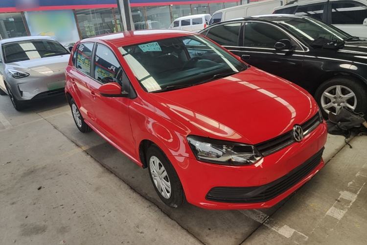 Used Volkswagen Polo 2016 1.4L Automatic Trendy Model Front Right 45 Deg