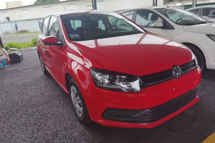 Used Volkswagen Polo 2016 1.4L Automatic Trendy Model Front Right 45 Deg
