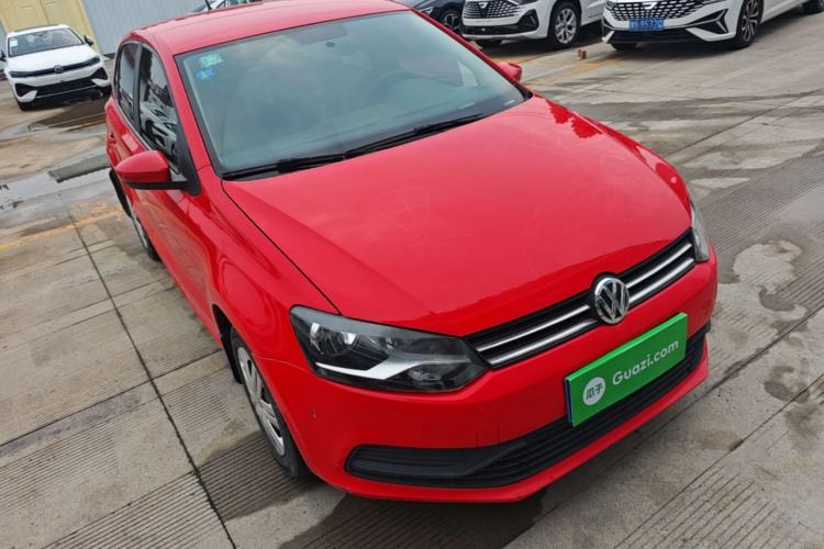 Used Volkswagen Polo 2016 1.4L Manual Fashion Model Front Right 45 Deg