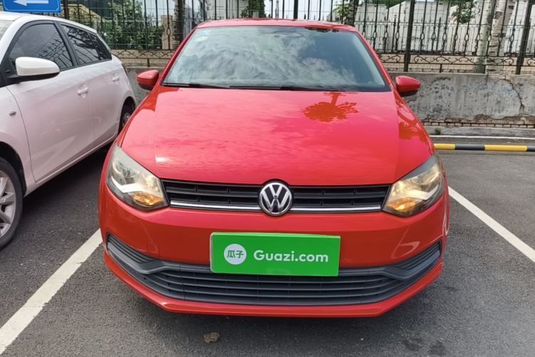 Used Volkswagen Polo 2016 1.4L Manual Fashion Model Front